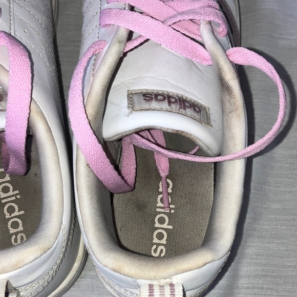 Adidas Women's size 8 White Sneakers with shimmery Pink Stripes - Picture 10 of 16